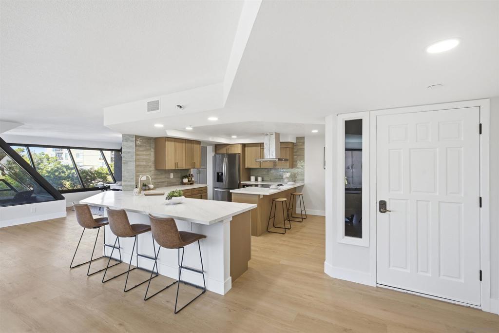 230 W Laurel, #204, San Diego, CA 92101