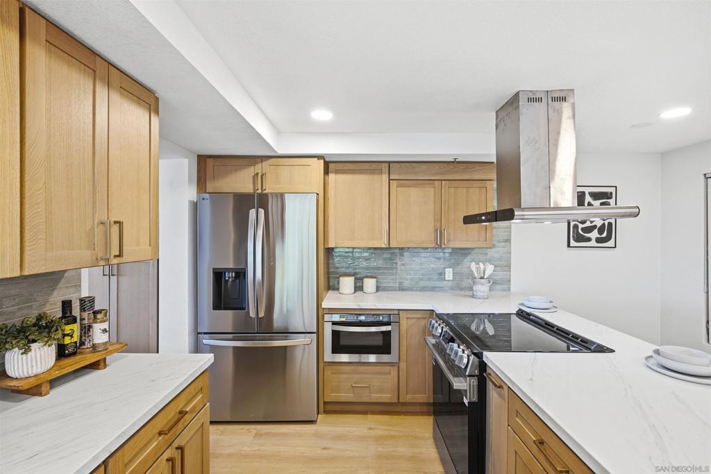 230 W Laurel, #204, San Diego, CA 92101
