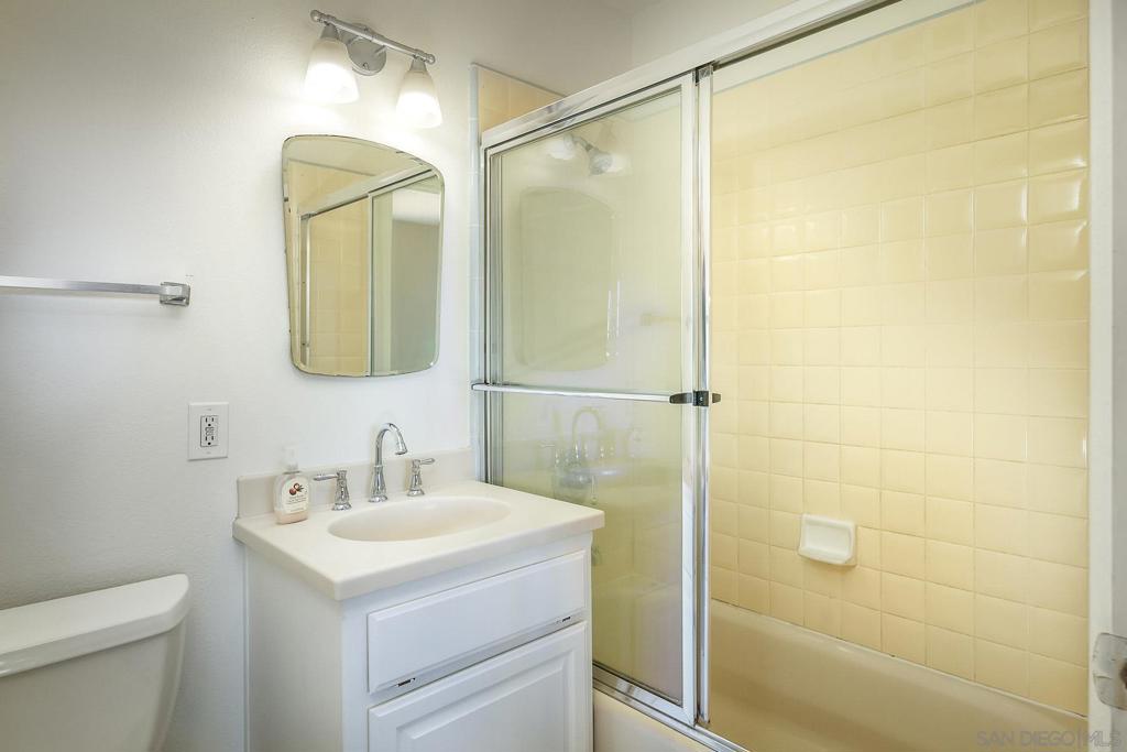 31973 Runway Drive, Valley Center, CA 92082