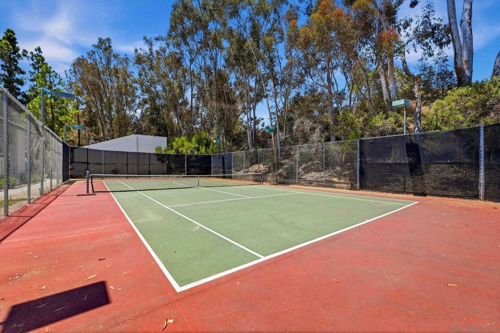 1740 S El Camino Real, #J201, Encinitas, CA 92024