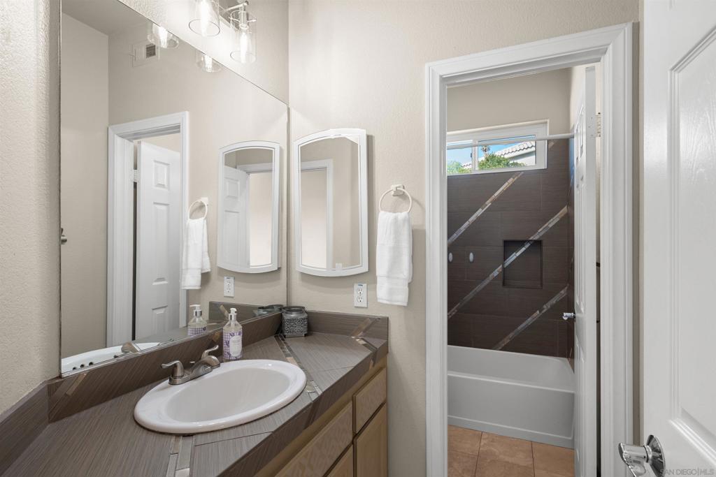 13654 Summer Glen Vista, El Cajon, CA 92021