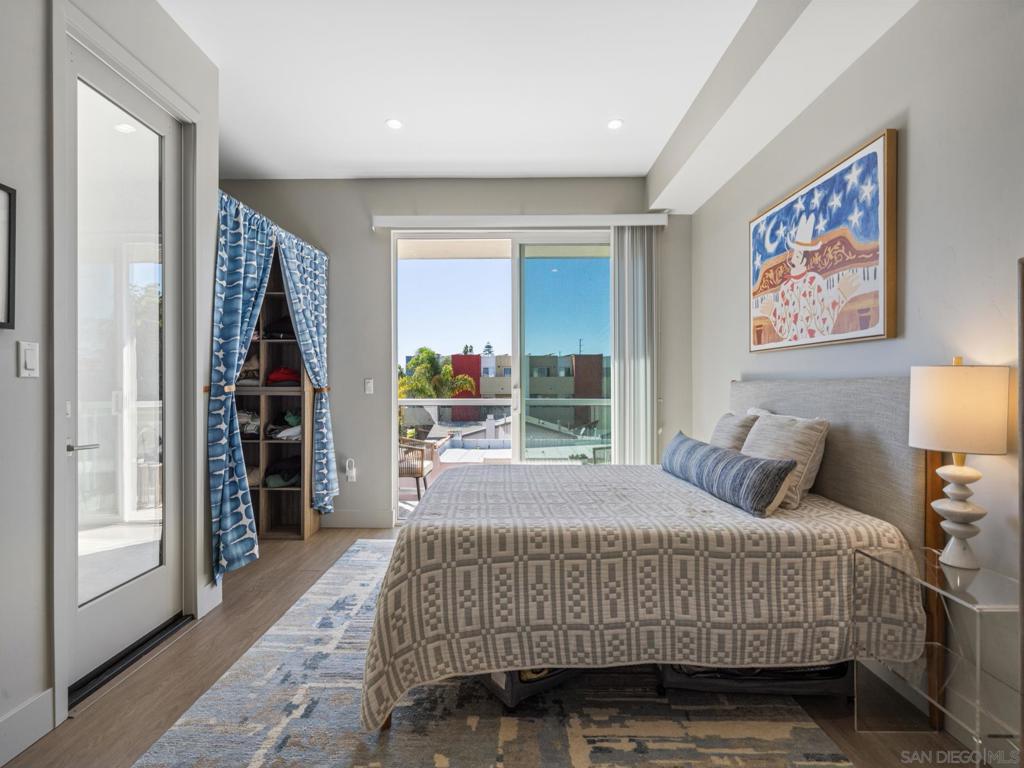 1952 Hornblend St, #6, San Diego, CA 92109