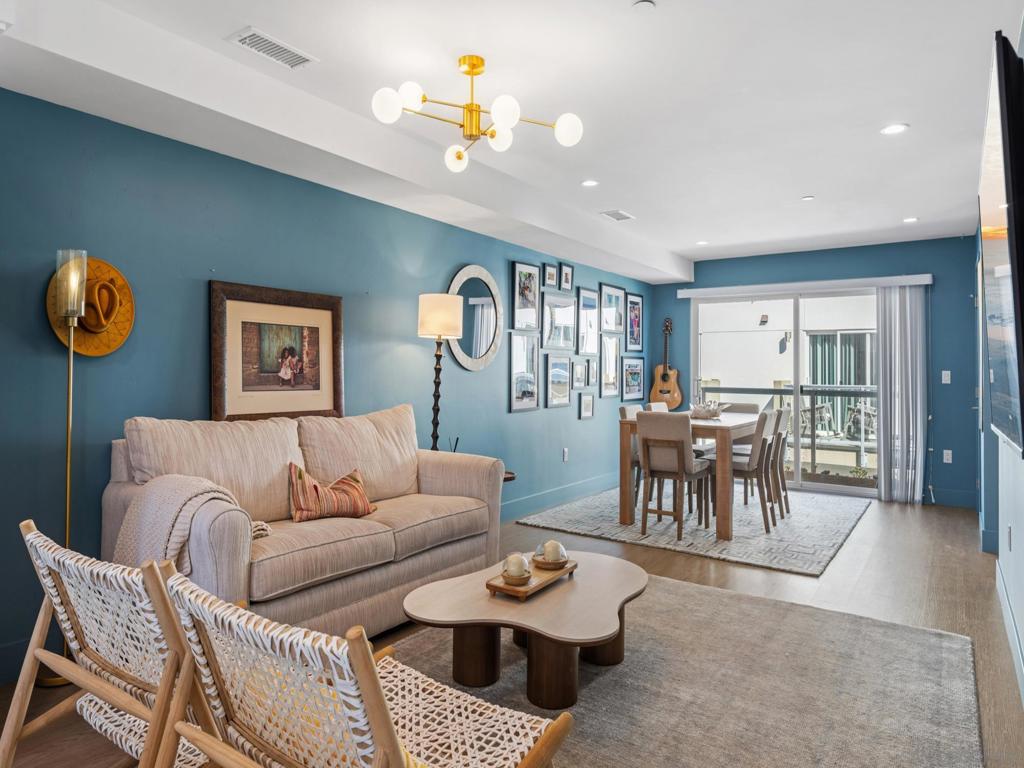 1952 Hornblend St, #6, San Diego, CA 92109