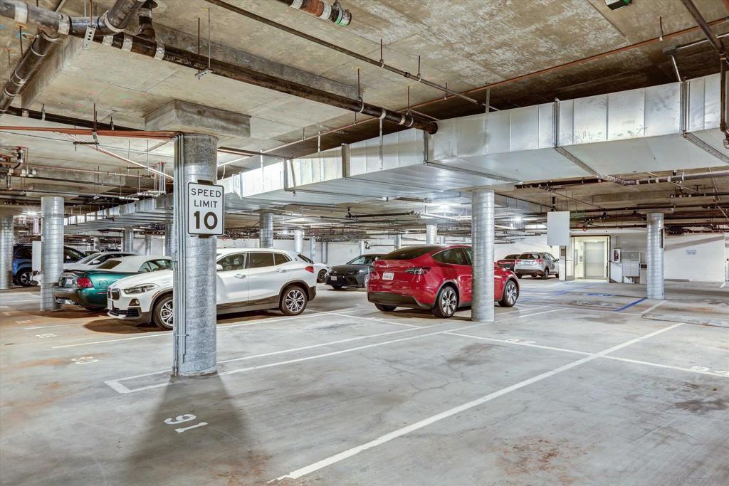 Parking Lot/Garage