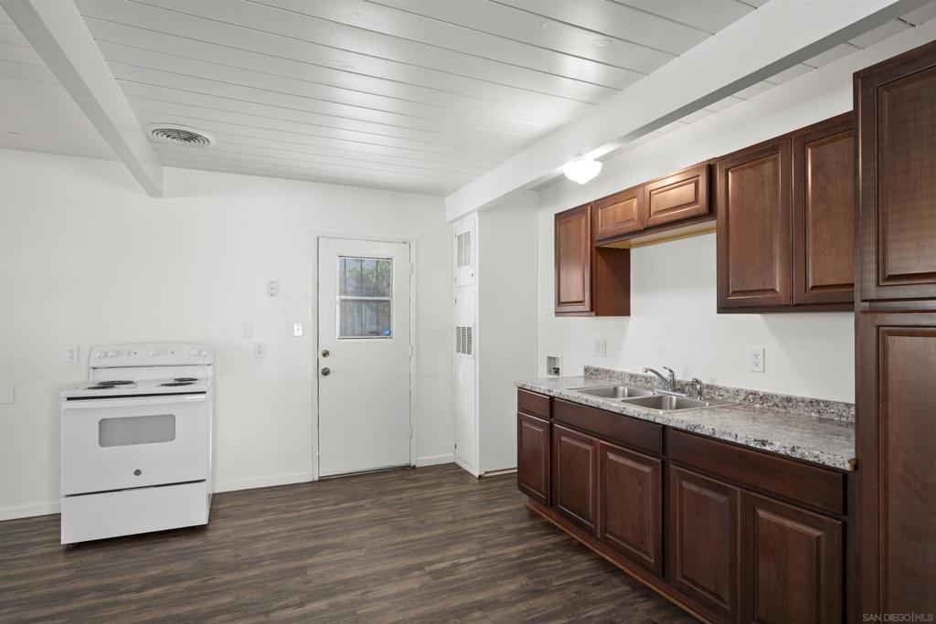 5415 Lenox Dr., San Diego, CA 92114