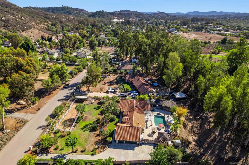 25790 Forest Dr, Escondido, CA 92026