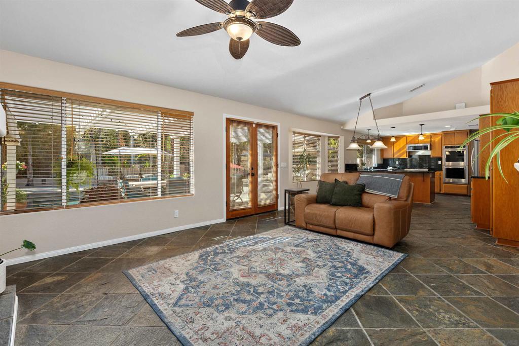 25790 Forest Dr, Escondido, CA 92026