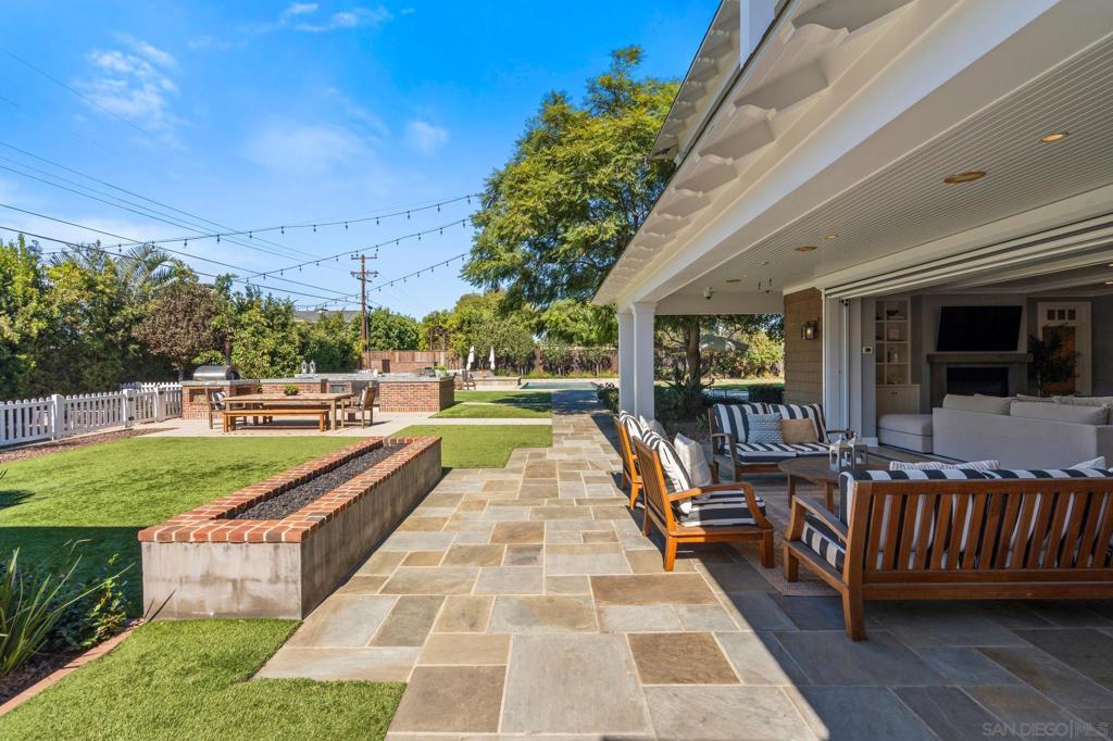 750 Country Club Ln, Coronado, CA 92118