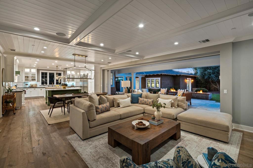 750 Country Club Ln, Coronado, CA 92118