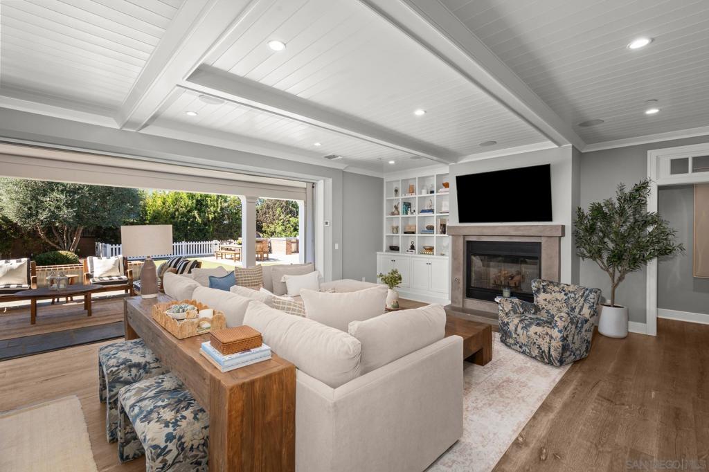 750 Country Club Ln, Coronado, CA 92118