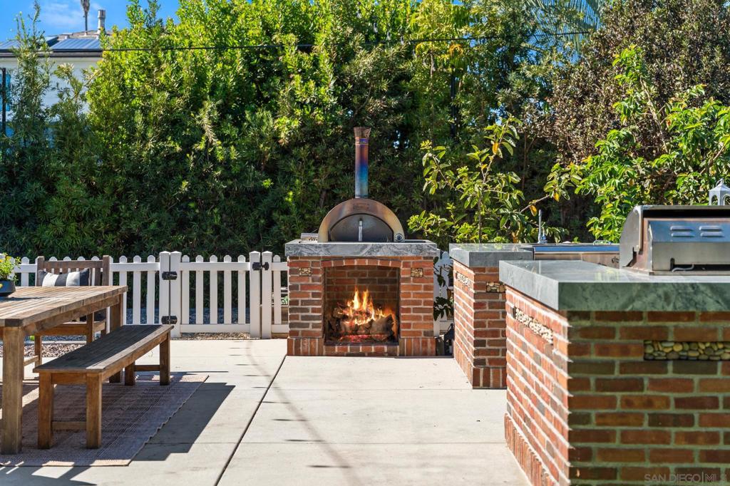 750 Country Club Ln, Coronado, CA 92118