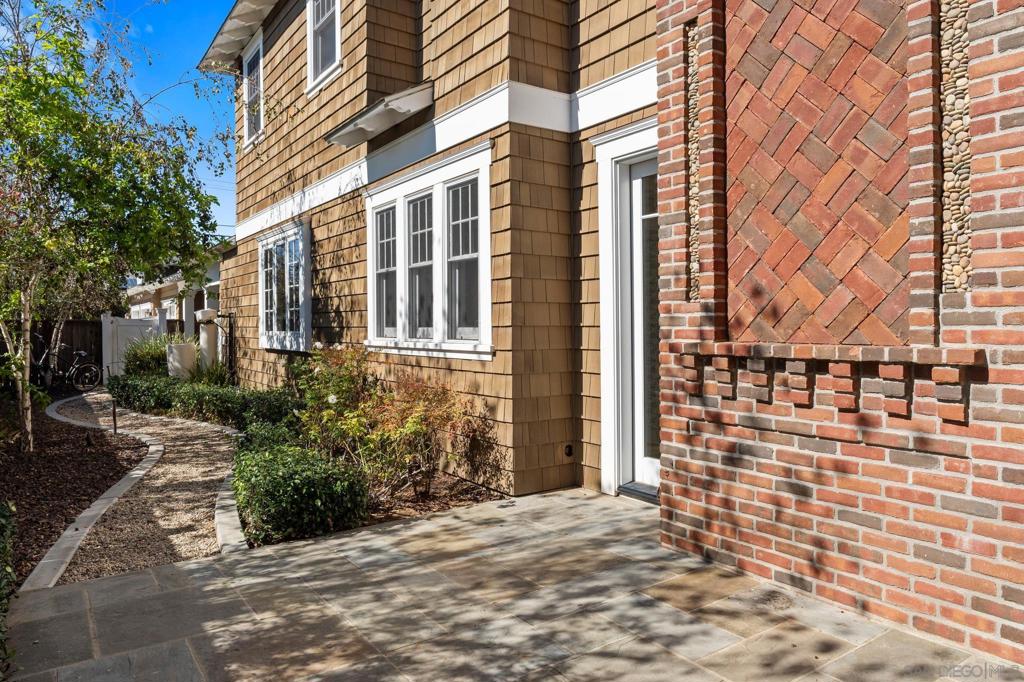750 Country Club Ln, Coronado, CA 92118