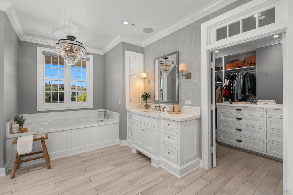 750 Country Club Ln, Coronado, CA 92118