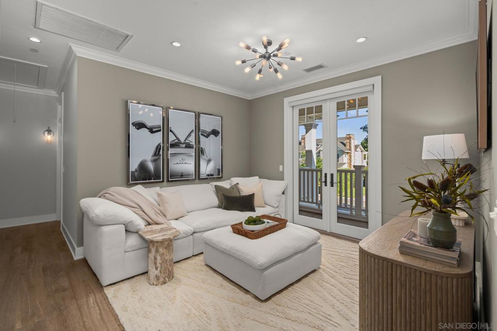 750 Country Club Ln, Coronado, CA 92118