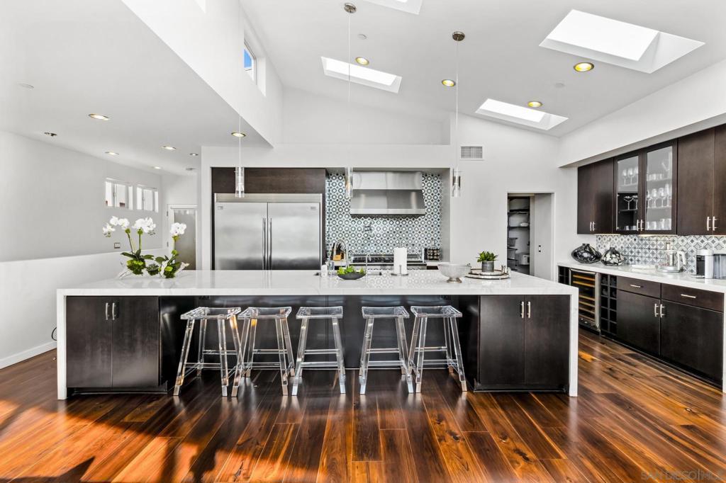 3705 Haines St, San Diego, CA 92109