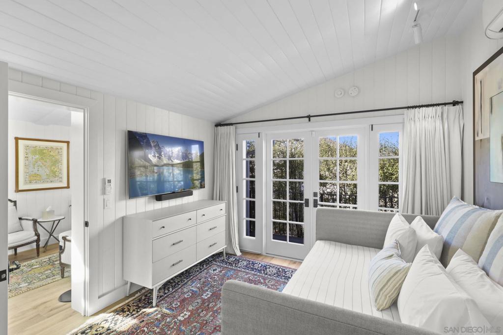 1437 Virginia Way, La Jolla, CA 92037
