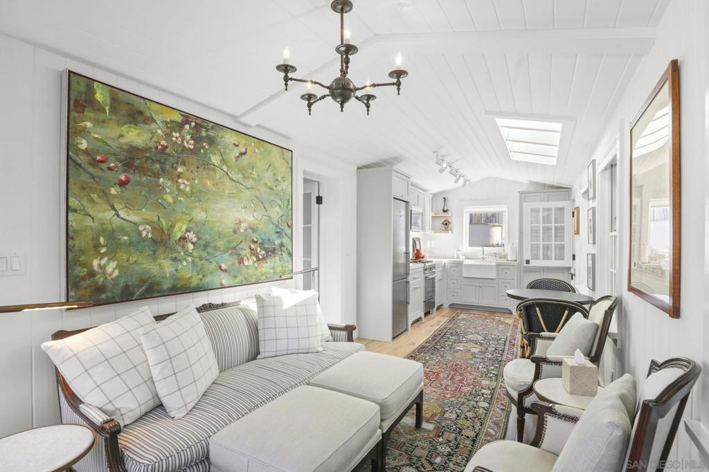 1437 Virginia Way, La Jolla, CA 92037
