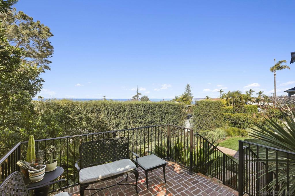 1437 Virginia Way, La Jolla, CA 92037