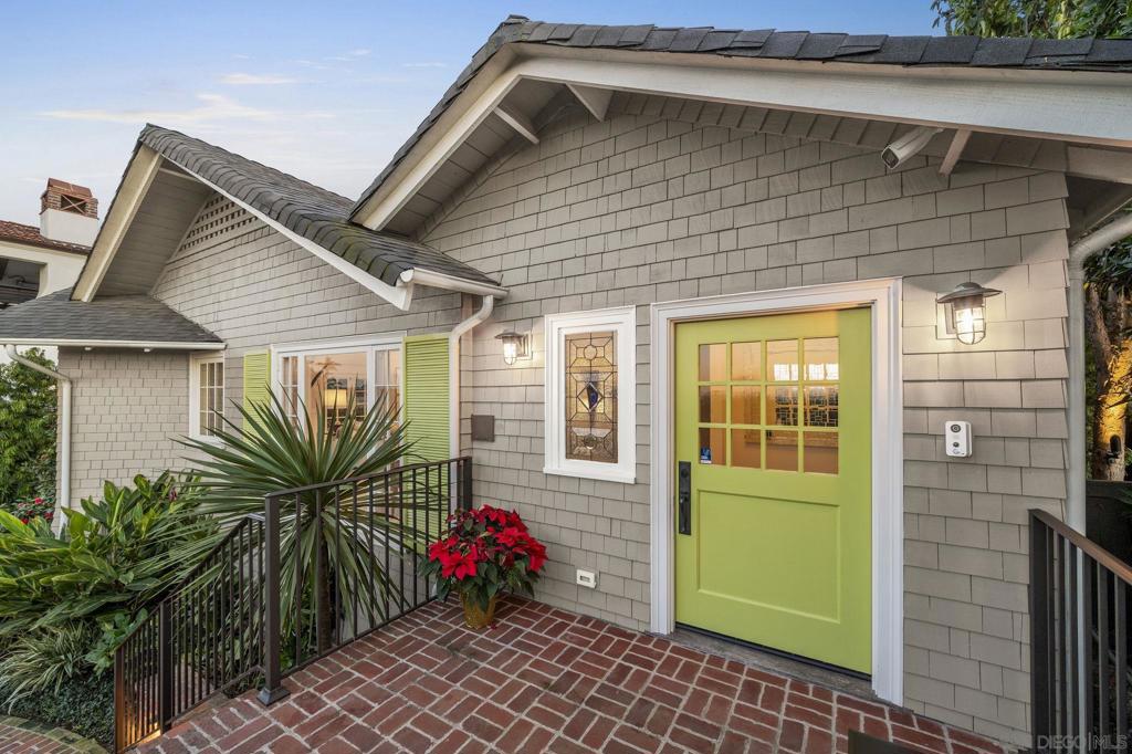 1437 Virginia Way, La Jolla, CA 92037