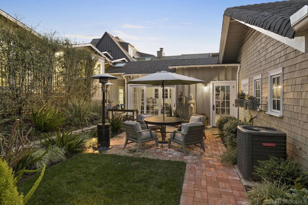1437 Virginia Way, La Jolla, CA 92037