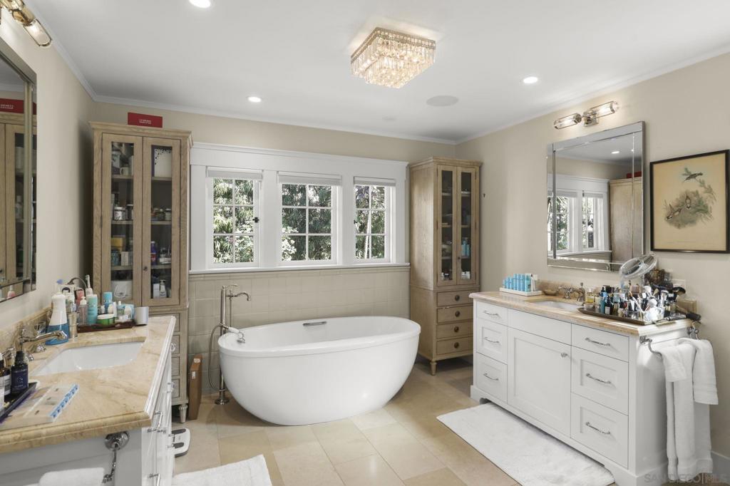1437 Virginia Way, La Jolla, CA 92037