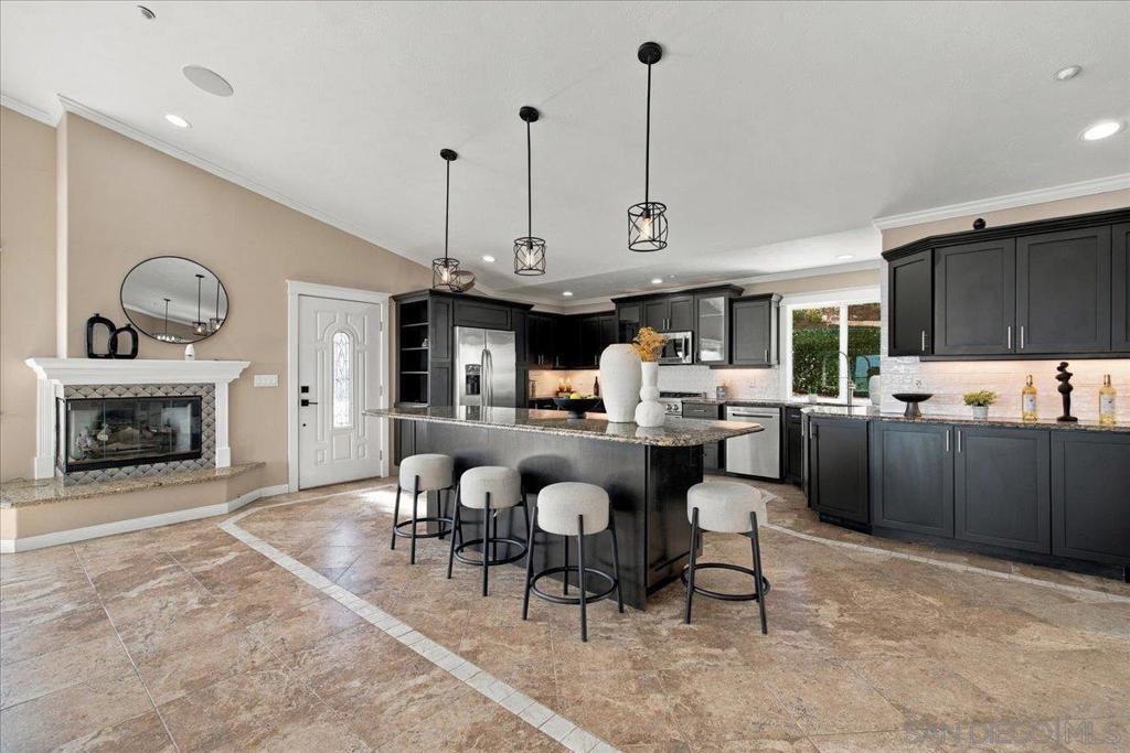 205 Highline Trail, El Cajon, CA 92021