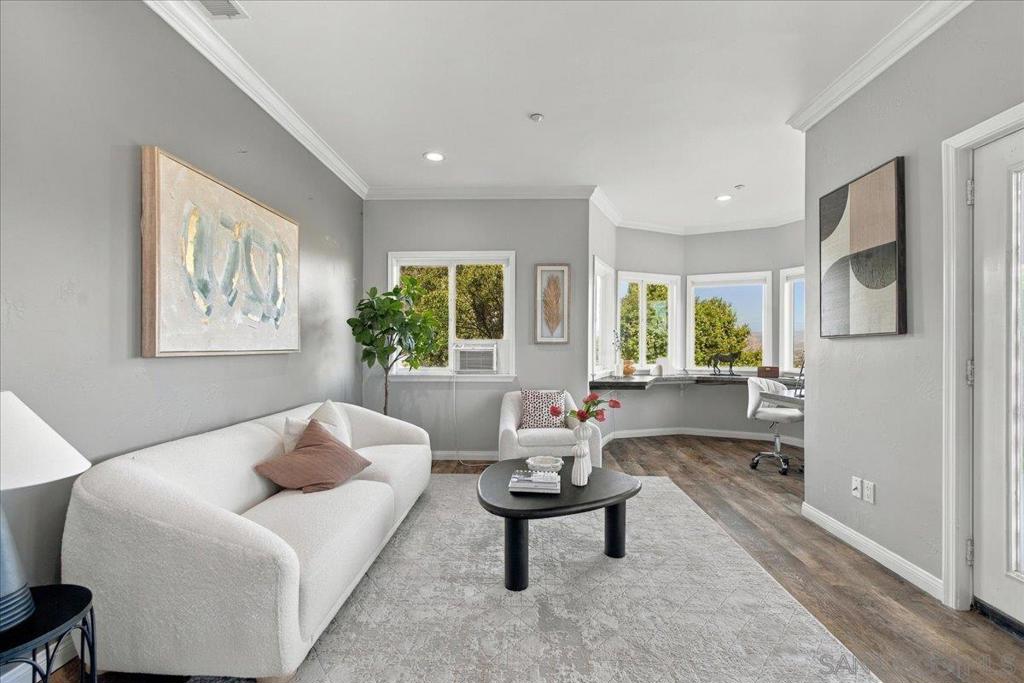 205 Highline Trail, El Cajon, CA 92021