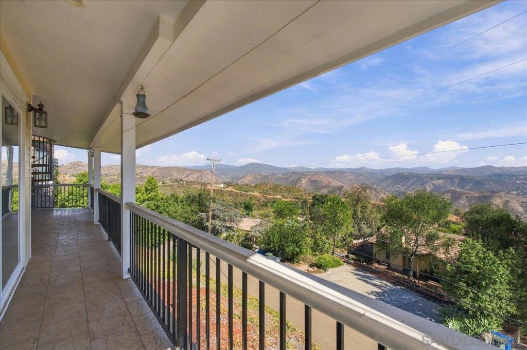 205 Highline Trail, El Cajon, CA 92021