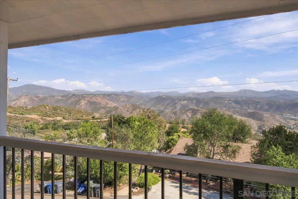 205 Highline Trail, El Cajon, CA 92021