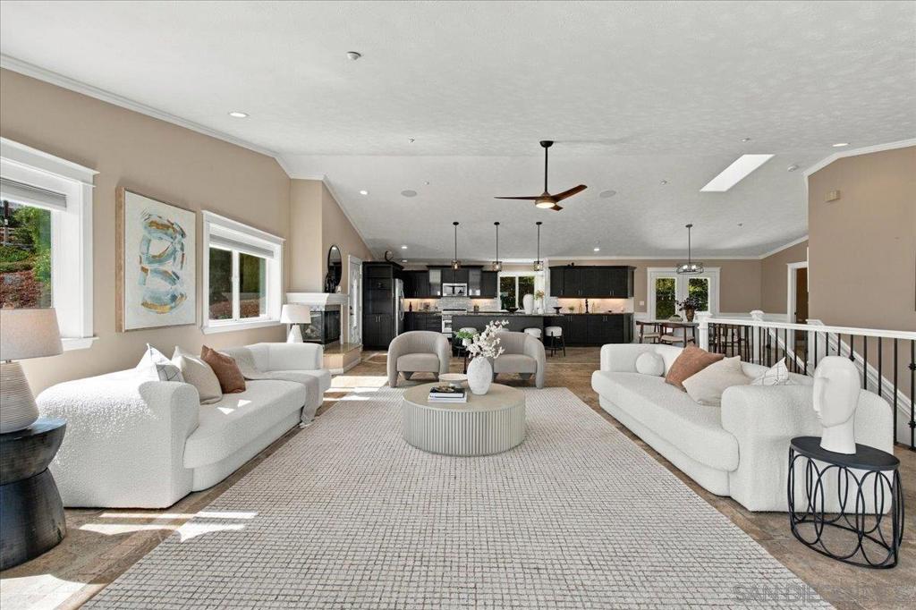 205 Highline Trail, El Cajon, CA 92021