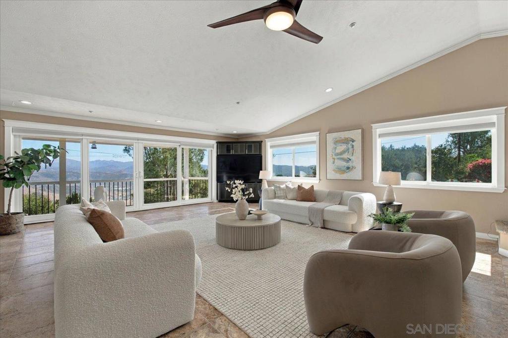 205 Highline Trail, El Cajon, CA 92021