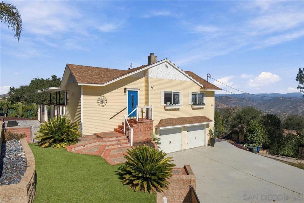 205 Highline Trail, El Cajon, CA 92021