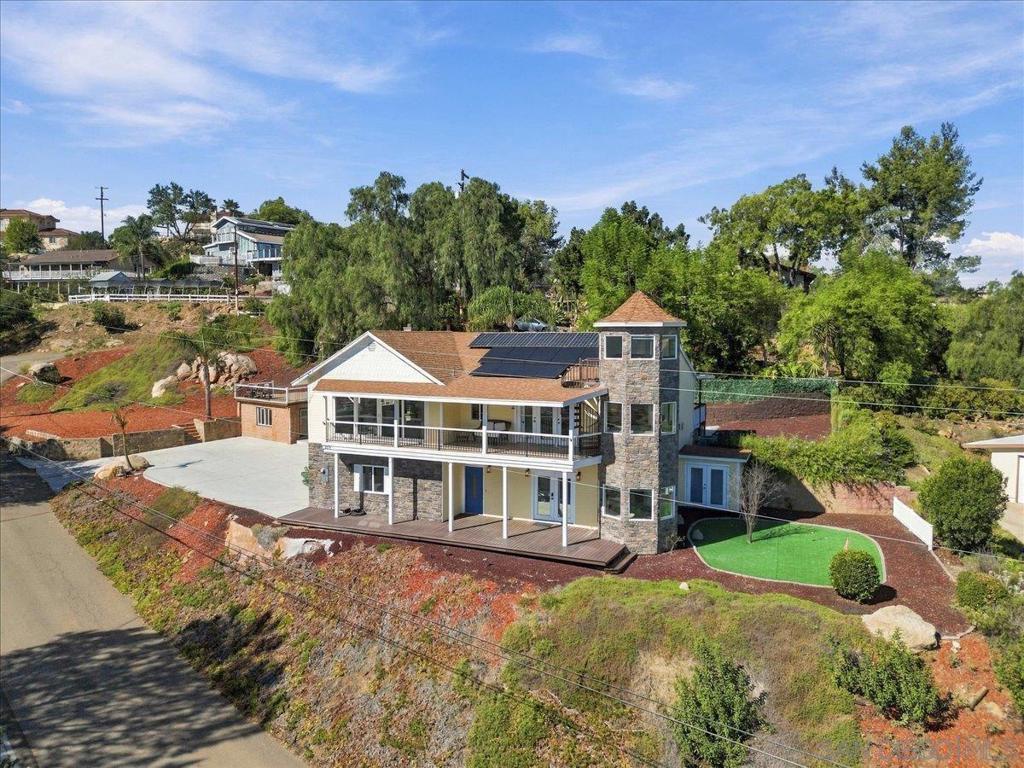 205 Highline Trail, El Cajon, CA 92021
