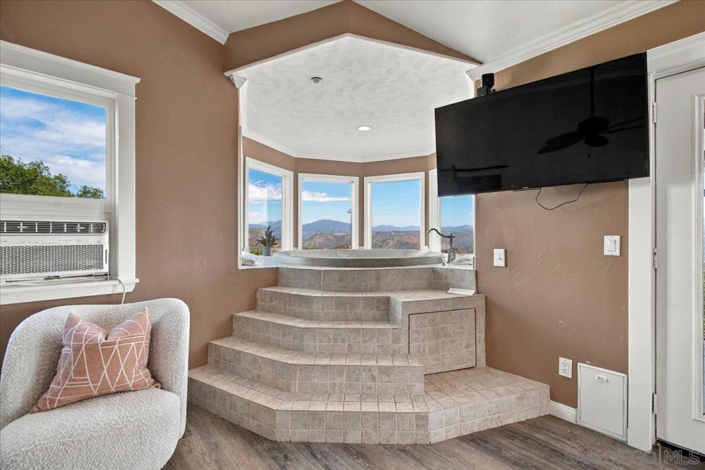 205 Highline Trail, El Cajon, CA 92021