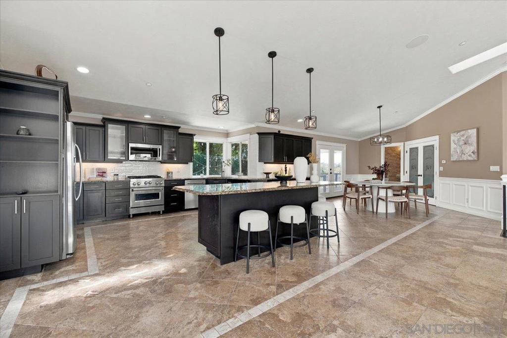 205 Highline Trail, El Cajon, CA 92021