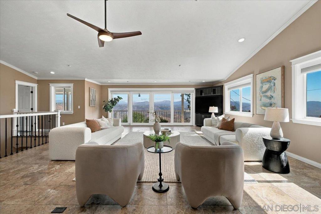 205 Highline Trail, El Cajon, CA 92021
