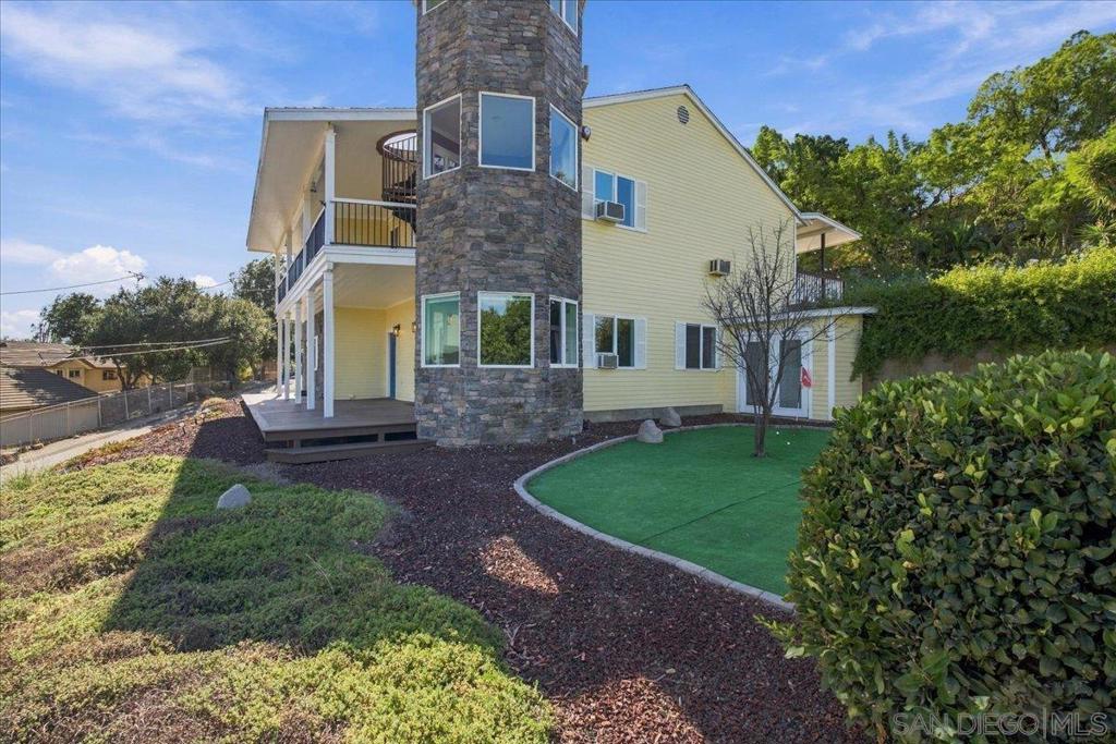 205 Highline Trail, El Cajon, CA 92021