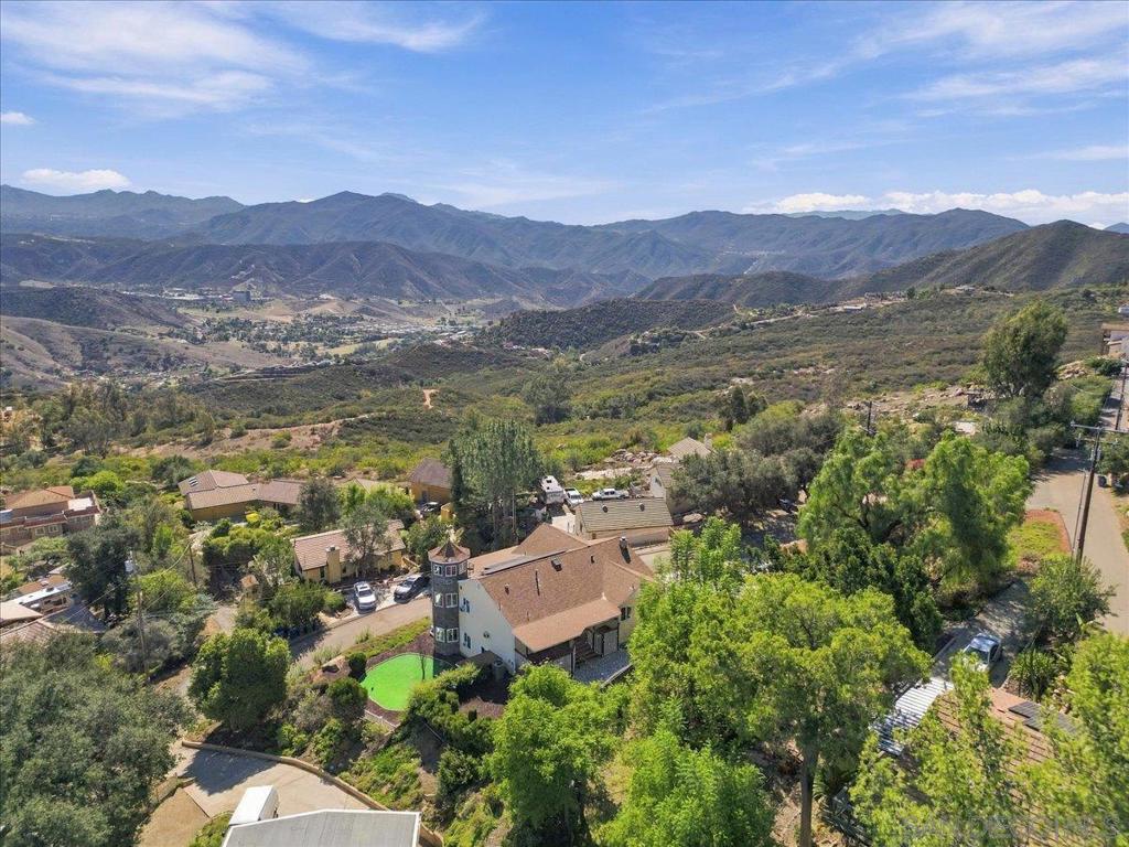 205 Highline Trail, El Cajon, CA 92021
