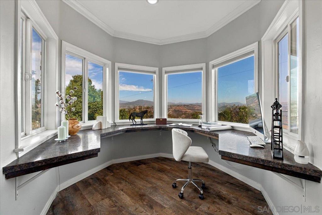 205 Highline Trail, El Cajon, CA 92021