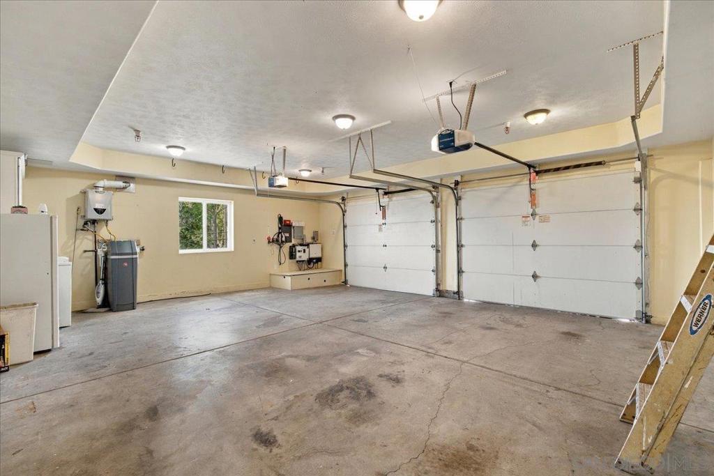 205 Highline Trail, El Cajon, CA 92021