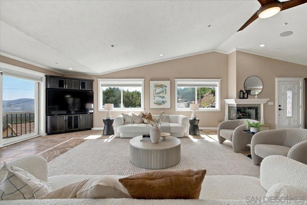 205 Highline Trail, El Cajon, CA 92021