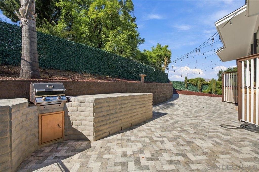 205 Highline Trail, El Cajon, CA 92021
