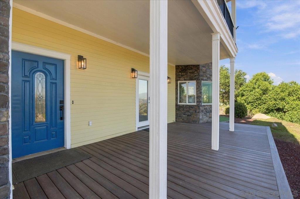 205 Highline Trail, El Cajon, CA 92021