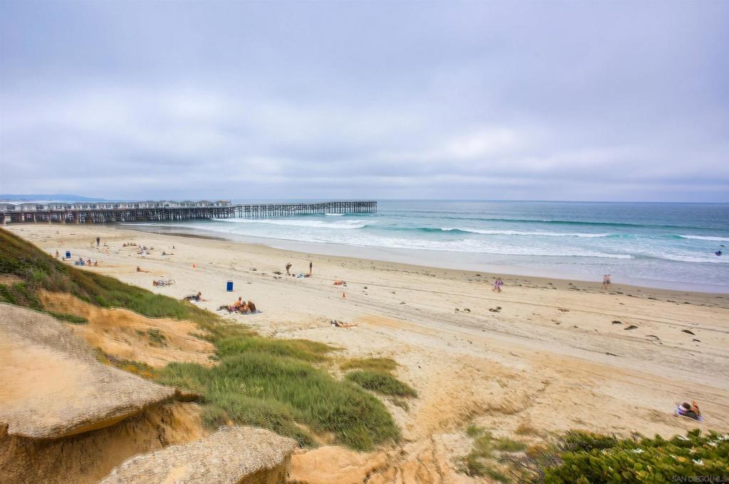 4627 Ocean Blvd, #402, San Diego, CA 92109