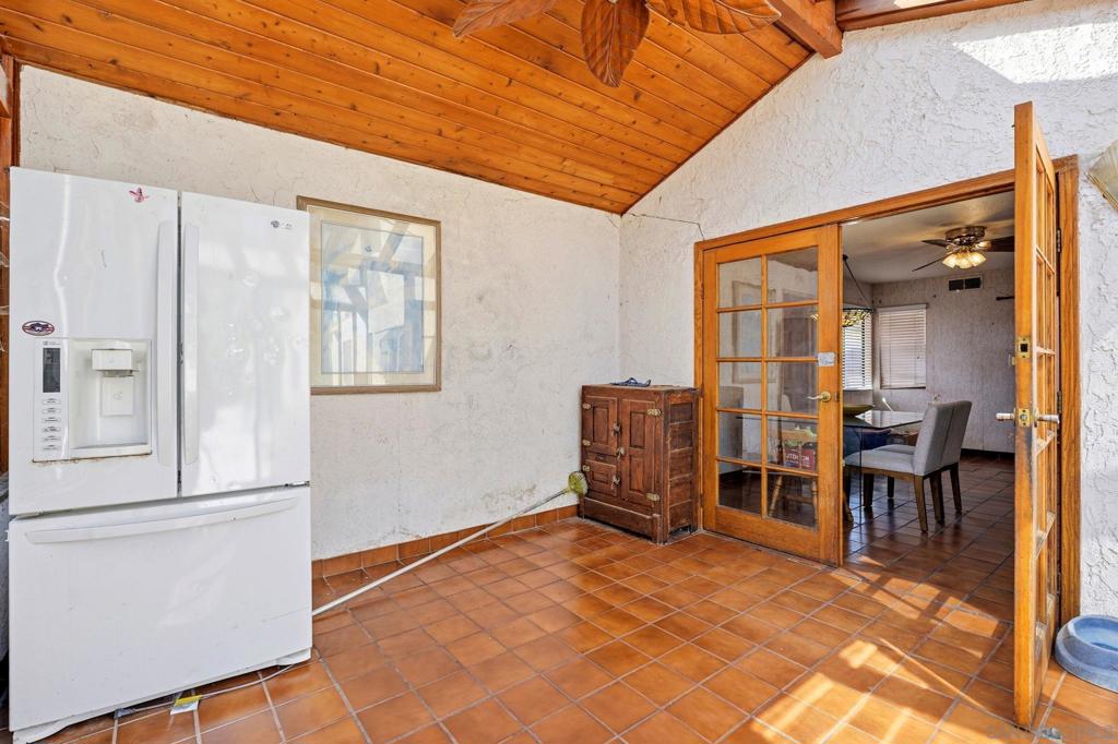 5747 Pray St, Bonita, CA 91902