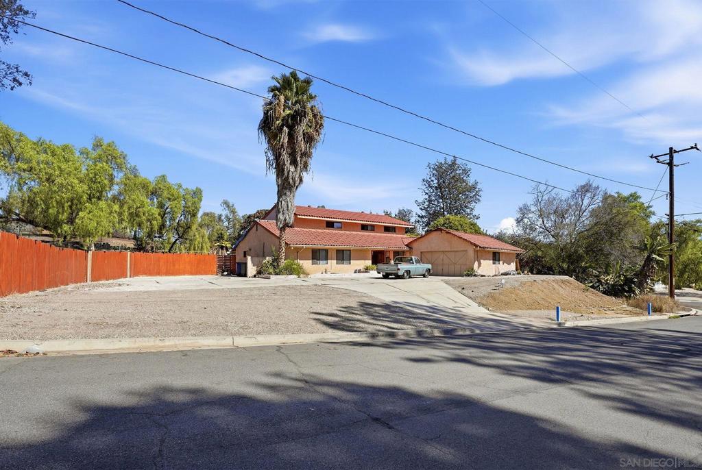 5747 Pray St, Bonita, CA 91902