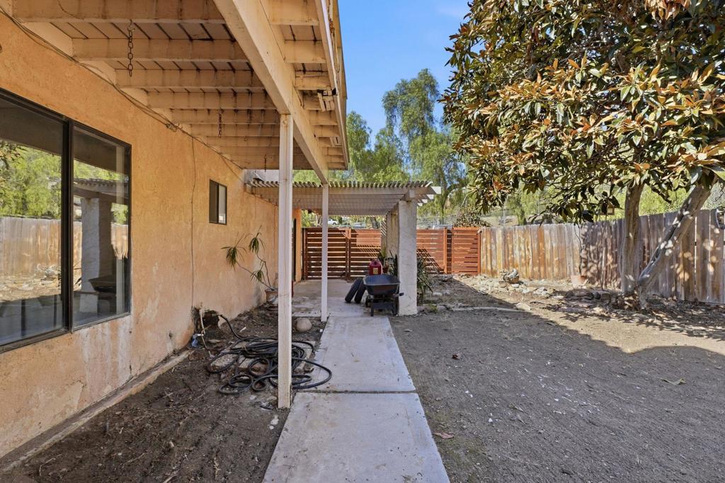 5747 Pray St, Bonita, CA 91902