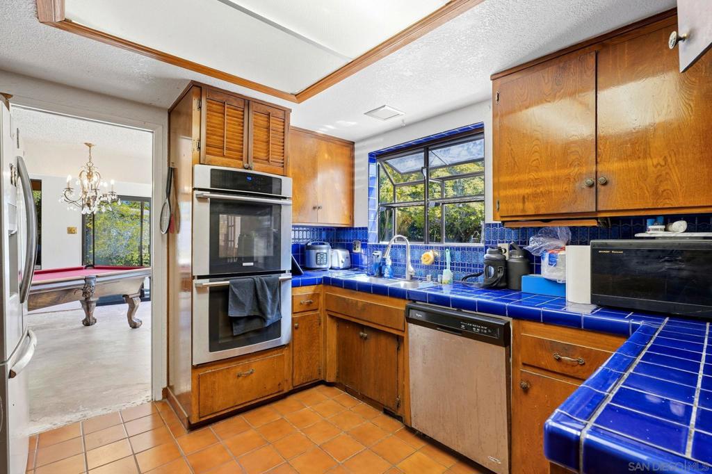 5747 Pray St, Bonita, CA 91902