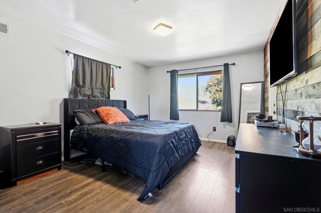 5747 Pray St, Bonita, CA 91902