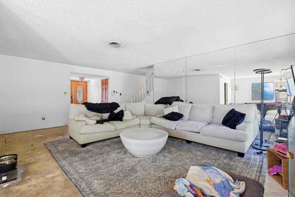 5747 Pray St, Bonita, CA 91902